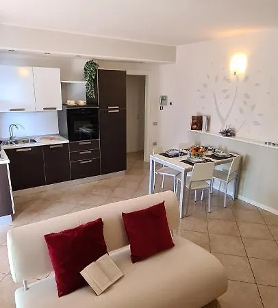 公寓 Casa Vacanza Il Mughetto 萨尼科