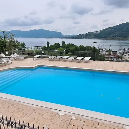 公寓 Casa Vacanza Il Mughetto 萨尼科